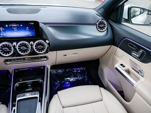 Certified 2025 Mercedes-Benz GLA 250 4MATIC image 15