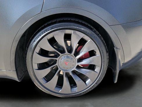 Used 2023 Tesla Model Y Performance AWD/4WD image 13