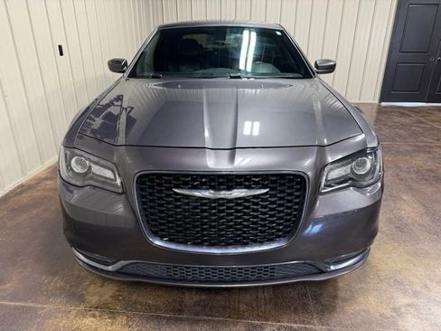Used 2018 Chrysler 300 S AWD/4WD image 2