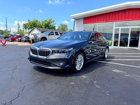 Used 2025 BMW 530i RWD image 3