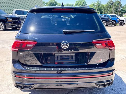 Used 2024 Volkswagen Tiguan SE R-Line FWD image 8