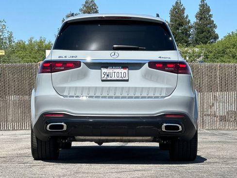 Used 2025 Mercedes-Benz GLS 450 4MATIC image 4