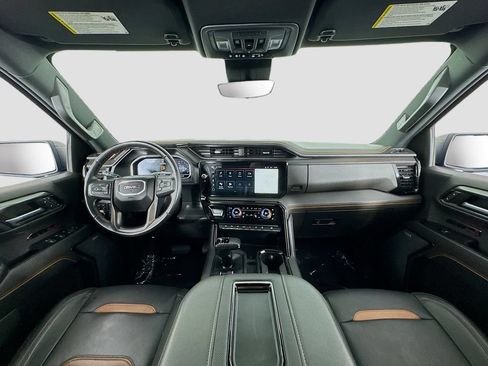 Used 2022 GMC Sierra 1500 AT4 w/ Technology Package AWD/4WD image 14