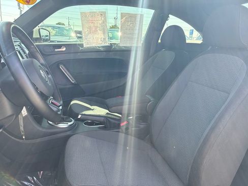 Used 2019 Volkswagen Beetle 2.0T S FWD image 10