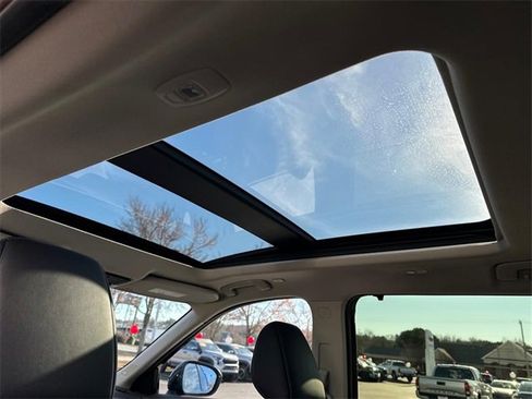 Used 2023 Nissan Rogue Platinum w/ Platinum Premium Package image 15