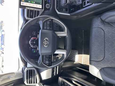Used 2024 Toyota Tundra Limited AWD/4WD image 43