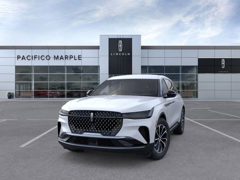 New 2026 Lincoln Nautilus Premier image 2