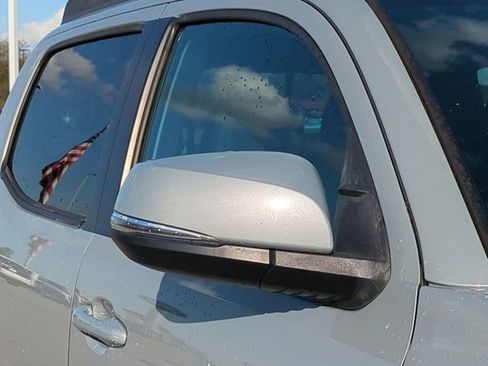 Used 2021 Toyota Tacoma TRD Sport image 12