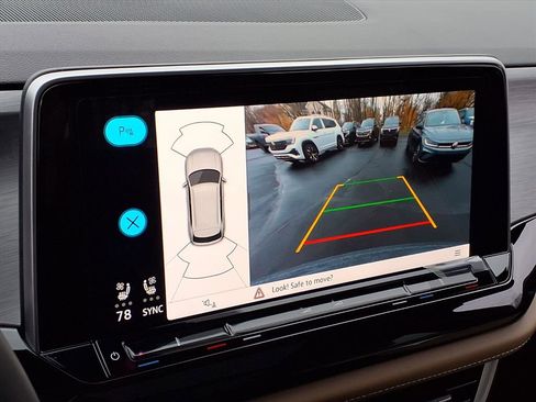 New 2026 Volkswagen Atlas Cross Sport SE image 16