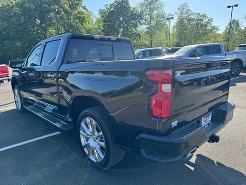 Used 2022 Chevrolet Silverado 1500 High Country w/ High Country Premium Package AWD/4WD image 6
