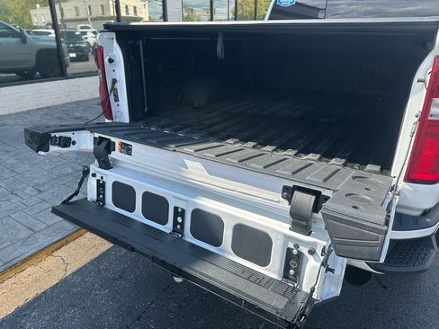 Used 2023 Chevrolet Silverado 2500 High Country w/ Z71 Off-Road Package image 13