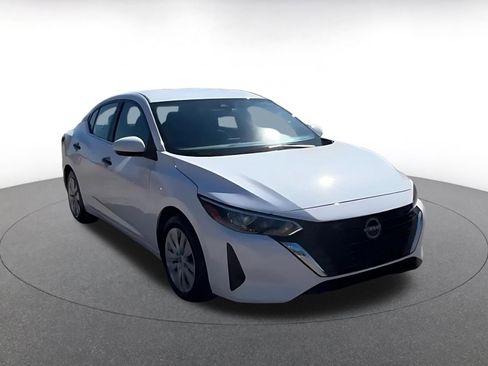 Used 2025 Nissan Sentra S image 3