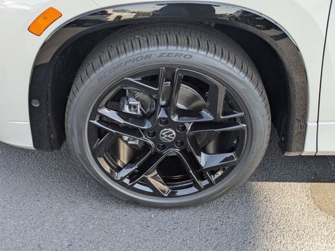 New 2026 Volkswagen Tiguan SE R-Line FWD image 12