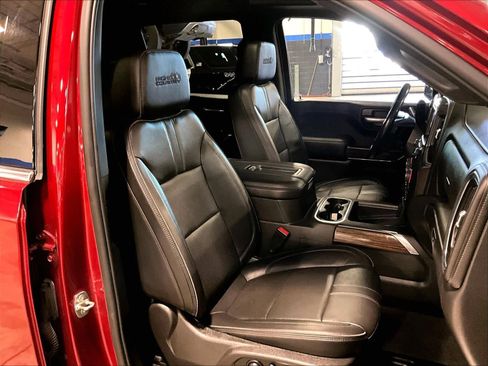 Used 2022 Chevrolet Silverado 1500 High Country w/ Technology Package AWD/4WD image 11