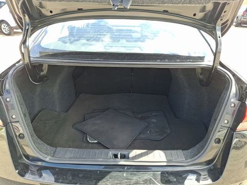 Used 2025 Nissan Versa SV image 28