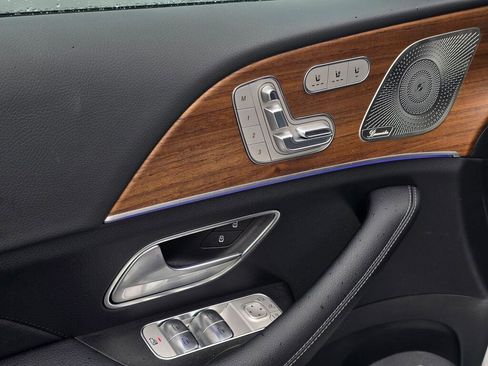 Certified 2025 Mercedes-Benz GLS 580 4MATIC image 37