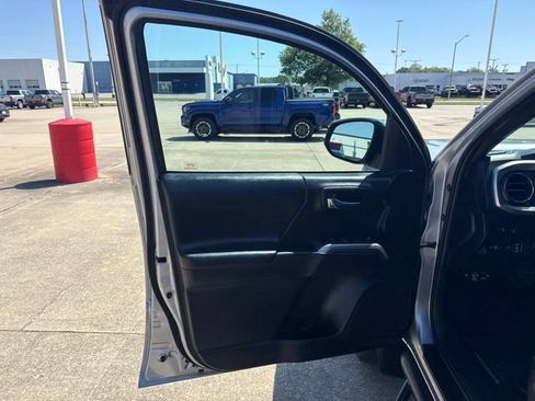 Certified 2020 Toyota Tacoma Limited AWD/4WD image 7