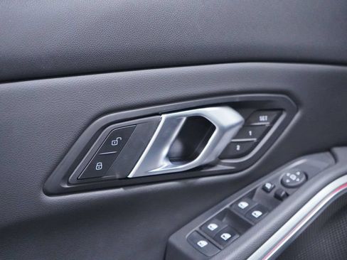 Used 2024 BMW 330i Sedan w/ Convenience Package RWD image 20