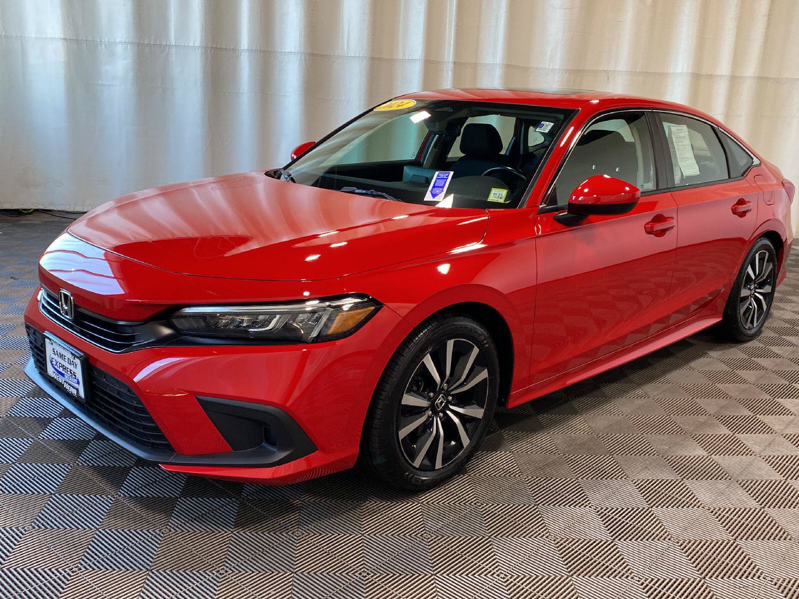 Used 2024 Honda Civic EX image 3