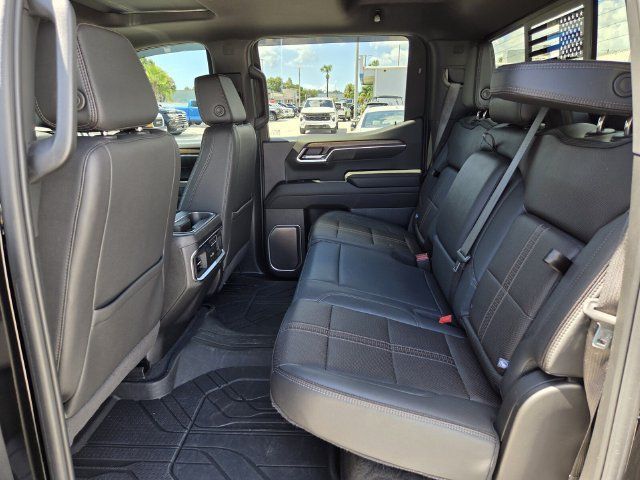Used 2024 Chevrolet Silverado 1500 High Country w/ High Country Premium Package AWD/4WD image 17