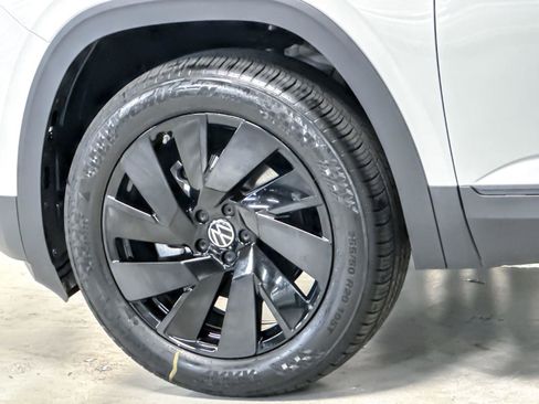 New 2026 Volkswagen Atlas SE image 25