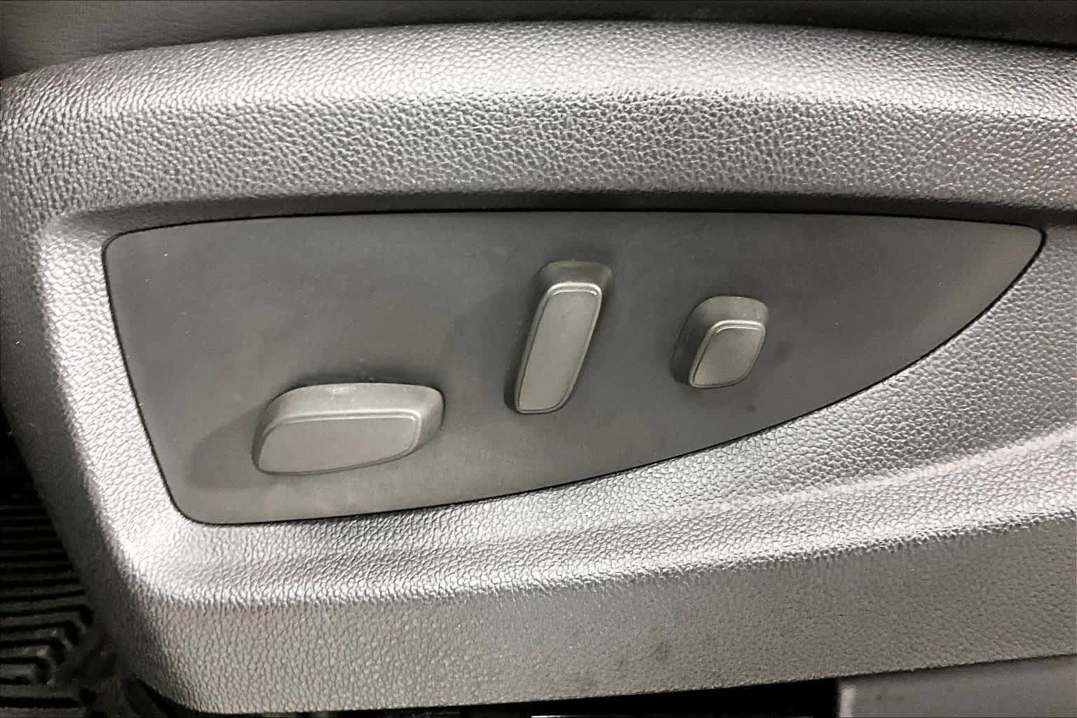 Used 2014 GMC Sierra 1500 Denali RWD image 30