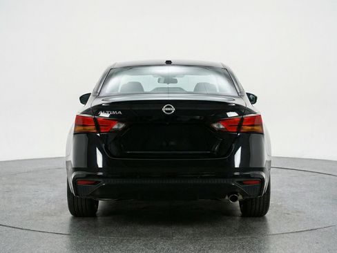 Used 2025 Nissan Altima 2.5 SV image 7