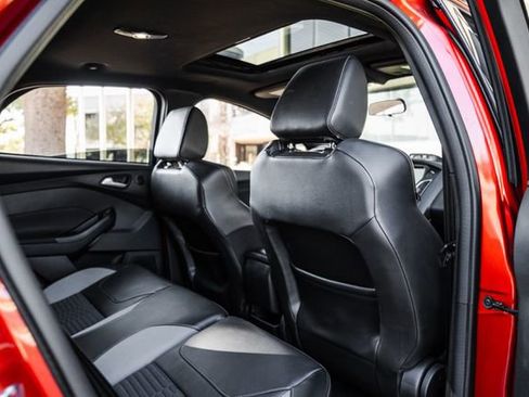 Used 2018 Ford Focus ST w/ Equipment Group 401A image 82