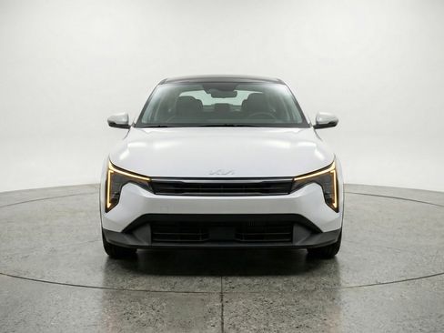 Used 2025 Kia K4 LXS image 2