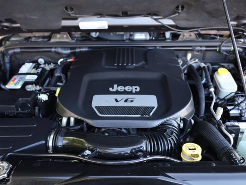 Used 2016 Jeep Wrangler Sahara w/ Mopar Chrome Edition Group image 10