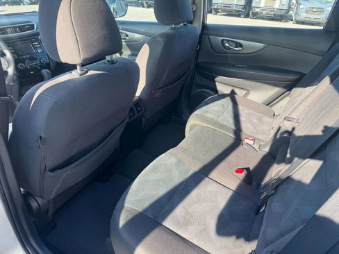 Used 2016 Nissan Rogue S AWD/4WD image 11