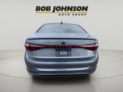 New 2025 Volkswagen Jetta SE image 5