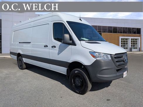 Used 2024 Mercedes-Benz Sprinter 2500 image 1