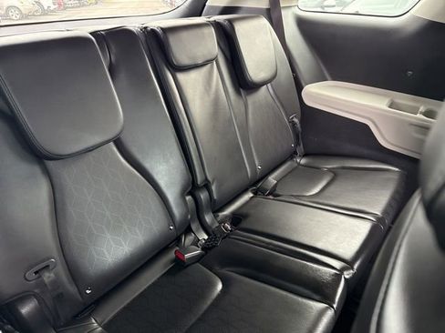 Used 2024 Kia Carnival LX FWD image 41