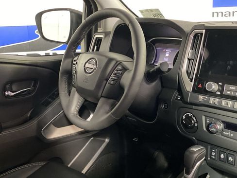 Used 2025 Nissan Frontier SL AWD/4WD image 10
