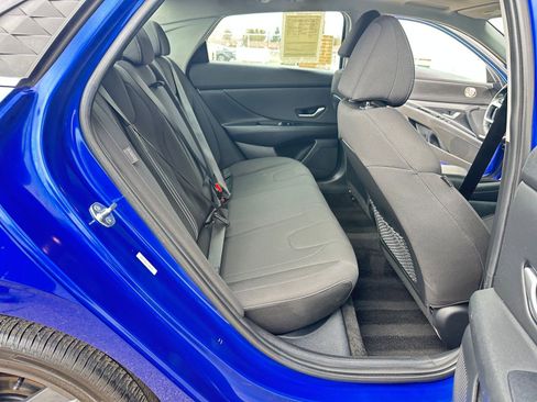 Used 2025 Hyundai Elantra SEL image 27