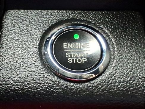 Used 2015 Ford F150 Platinum w/ Equipment Group 701A Luxury AWD/4WD image 24
