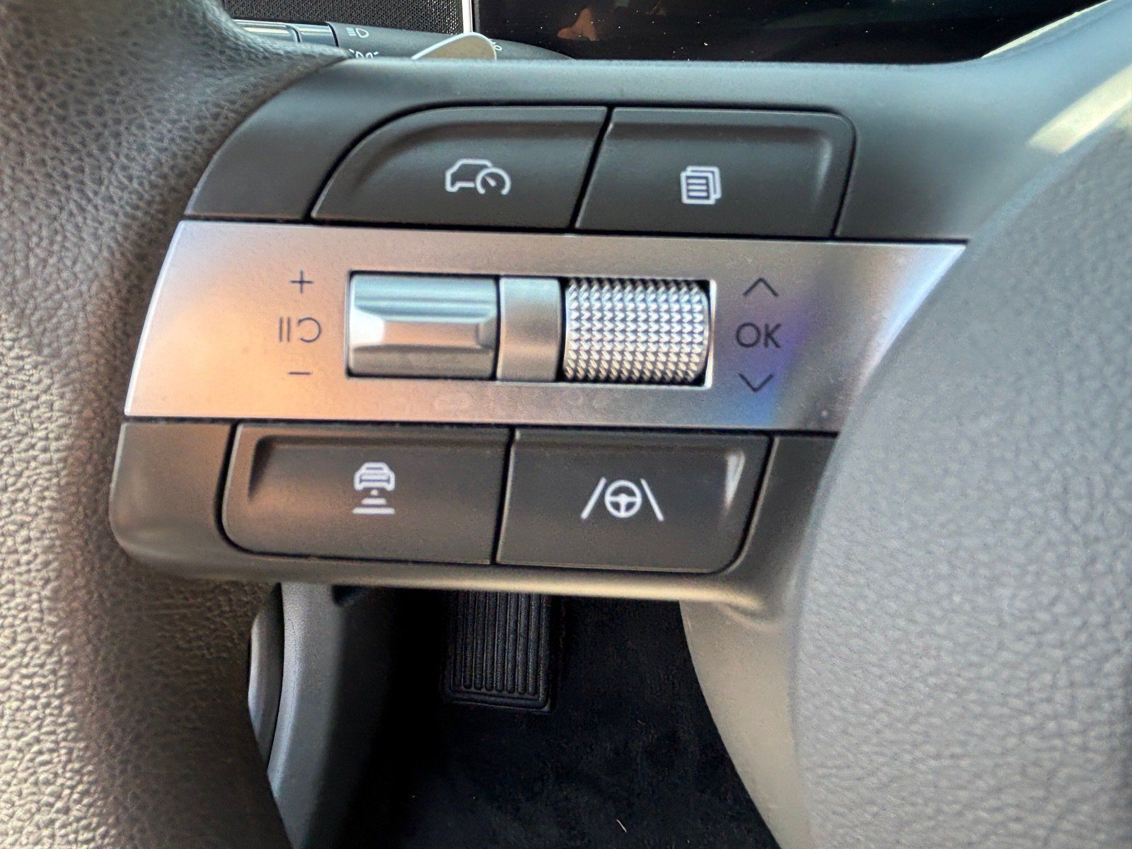 Used 2025 Hyundai Sonata SEL FWD image 21
