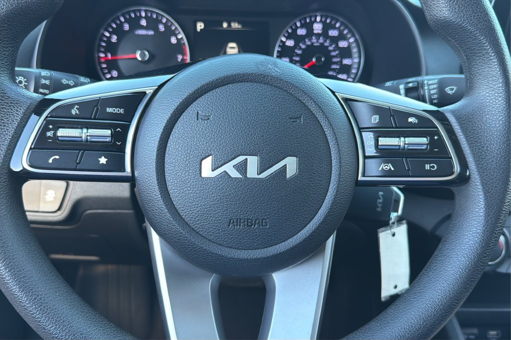 Used 2024 Kia Forte LXS w/ LXS Technology Package FWD image 19