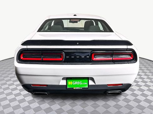 Used 2023 Dodge Challenger SXT image 8