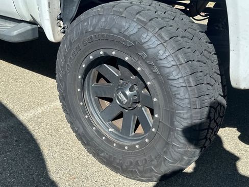 Used 2017 Toyota Tundra Limited w/ Limited Premium Package image 18