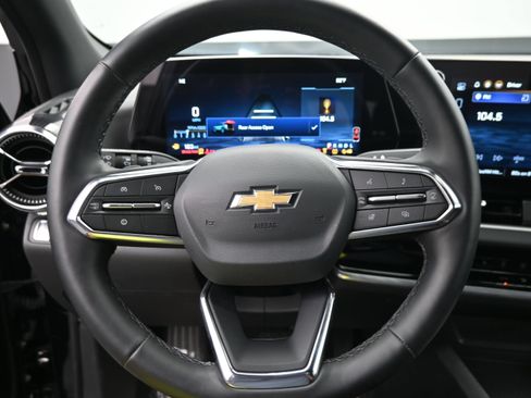 Used 2026 Chevrolet Equinox LT FWD image 13