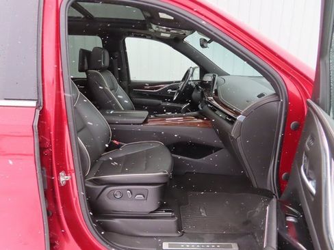 Used 2021 Cadillac Escalade ESV Premium Luxury w/ Driver Assist Tech Package image 26