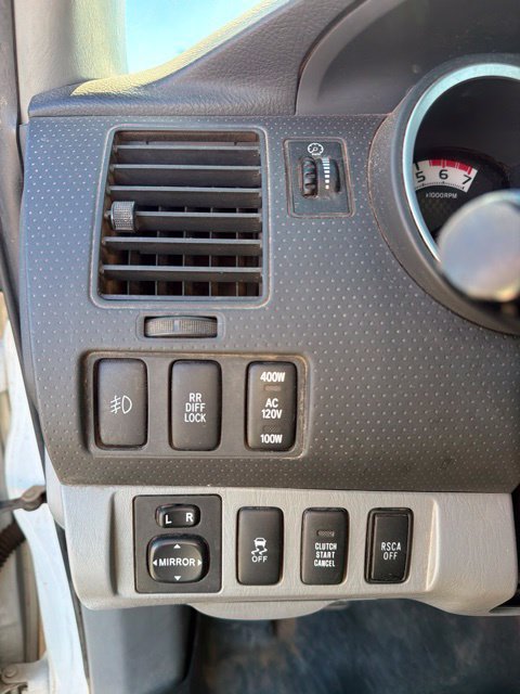 Used 2012 Toyota Tacoma 4x4 Access Cab V6 w/ TRD Off-Road Pkg image 19