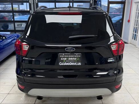 Used 2019 Ford Escape SEL image 5