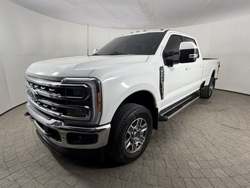 Used 2023 Ford F350 Lariat w/ FX4 Off-Road Package AWD/4WD image 3