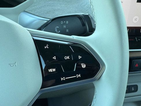 Certified 2025 Volkswagen ID. Buzz 1st Edition image 18