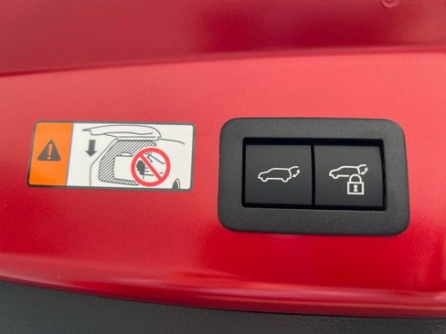 New 2026 Toyota Prius Plug-In Hybrid FWD image 38