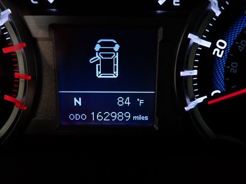 Used 2018 Toyota 4Runner SR5 AWD/4WD image 27