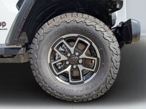 New 2026 Jeep Wrangler Unlimited Rubicon AWD/4WD image 10